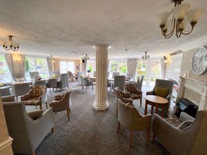 Resident Lounge- click for photo gallery